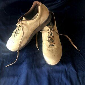 SAS: TAN  SUEDE ORTHOPEDIC SHOES SIZE  7W
